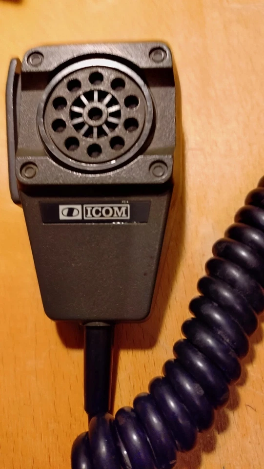Icom IC-202S ricetrasmettitore portatile VHF SSB/CW 2m - Immagine 2 di 4