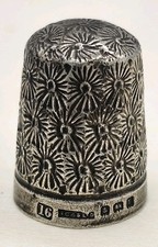 ANTIQUE 1926 ENGLISH BIRMINGHAM STERLING SILVER DAISEY THIMBLE #16 HC & SLd