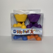Wilton Silly-Feet 4 Count Silicone Baking Cups With Legs Yellow Blue BRAND NEW