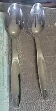 Oneida Stainless Glossy 2 pc Serving Set, Solid & Slotted Serving Spoons 9-7/8"
