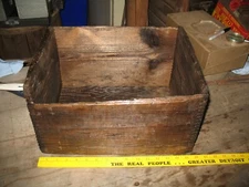 VTG 1950s 60s MILITARY? WOOD AMMO CHEST BOX 15x11x9 FARM GARDEN CABIN DECOR