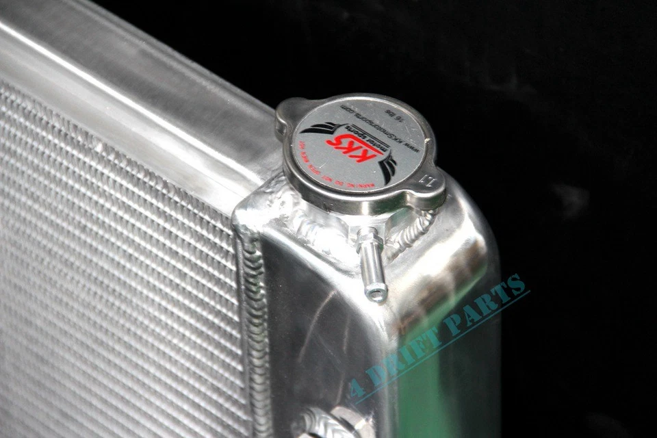 Radiador de 3 fileiras para 1982-93 Chevy C10 C20 K30 GMC C1500 K2500 C3500 6.2L V8 1985 - Imagem 4 de 4