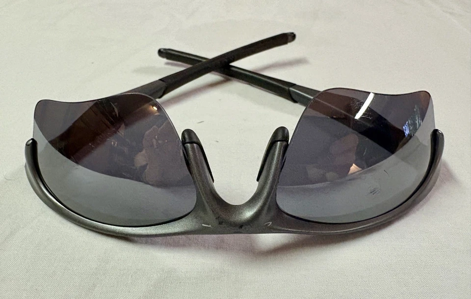 Media chaqueta Oakley 03-651 1,0 XLJ gris plana con lente de iridio negro  Foto 3 de 4