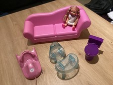 Puppen Möbel Sofa, div. Möbelstücke - Barbie  / weiteres Angebot: Barbie-Bus