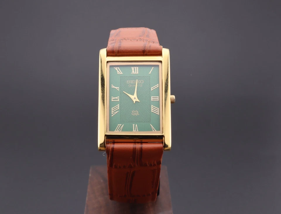 Vintage Seiko Slim Green Dial Gentlemen's Quartz  Wrist Watch - FREE SHIPPING - Image 4 of 4