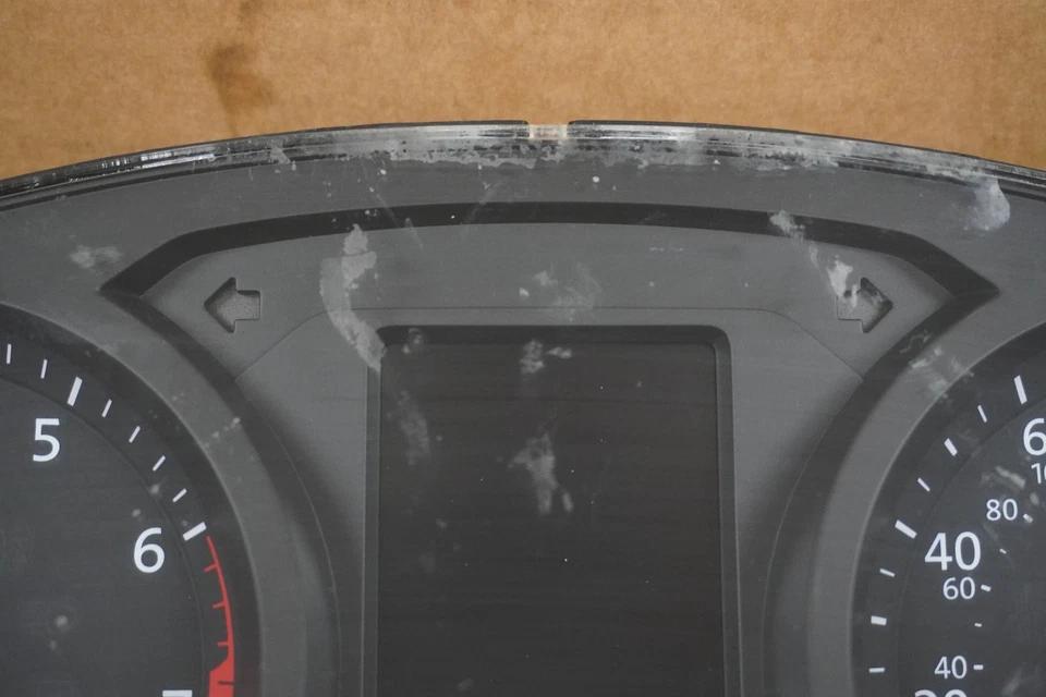 Volkswagen Jetta 2015 2016 2017 velocímetro calibre panel fabricante de equipos originales 121.331 millas Foto 2 de 4