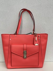 borsa guess corallo