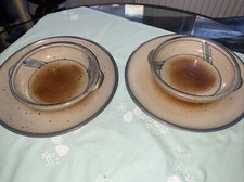 2 Steingutteller mit pass.Schalen, Landhausstil