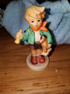 hummel boy with horn