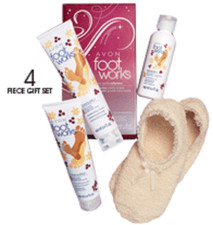 Avon Footworks Berry Vanilla Boxed Gift Set