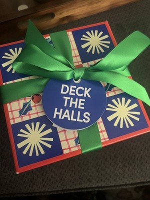 LUSH, NEW Deck The Halls 8 Piece Gift Set