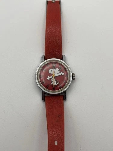 Vintage Timex 1958 UFS Dancing Snoopy Red Dial Watch. Works! Wind Up.