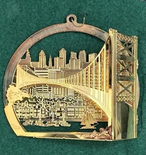 Strawbridge Clothier Philadelphia Ornament Gold Tone City Skyline Bridge Scene