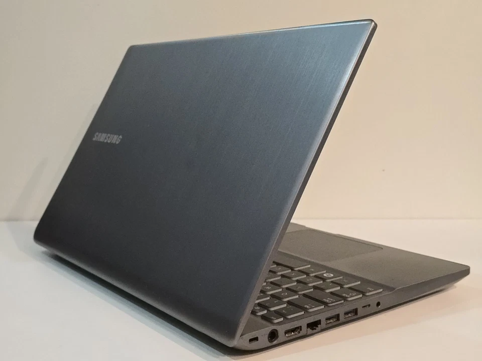 Samsung NP700Z 15.6" Laptop i7-2675QM 2.20GHz 8GB RAM 128GB SSD Radeon 6750M - Image 3 of 4