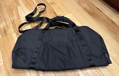 ナイキ ワン ダッフルバック 35L / HV1197-010 Nike One Duffel Bag (35L) Black Iron Grey Black HV1197 010 NWT