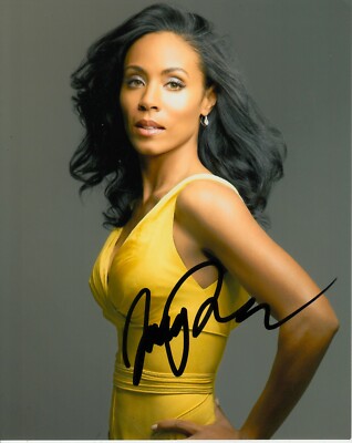 JADA PINKETT SMITH SIGNED PHOTO (2)