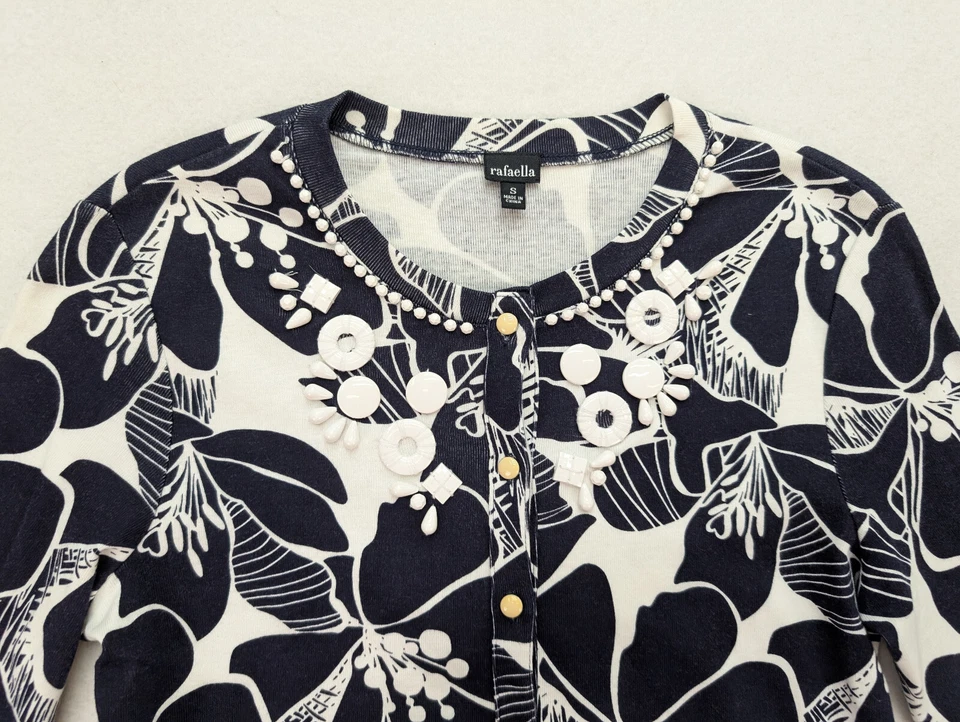 Suéter cárdigan tejido elástico estampado floral azul blanco talla S de Rafaella para mujer Foto 3 de 4