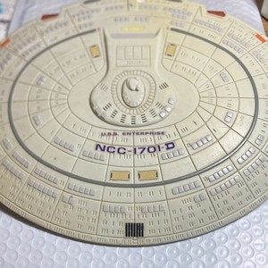Star Trek USS Enterprise NCC-1701-D Space Ship Replica Model