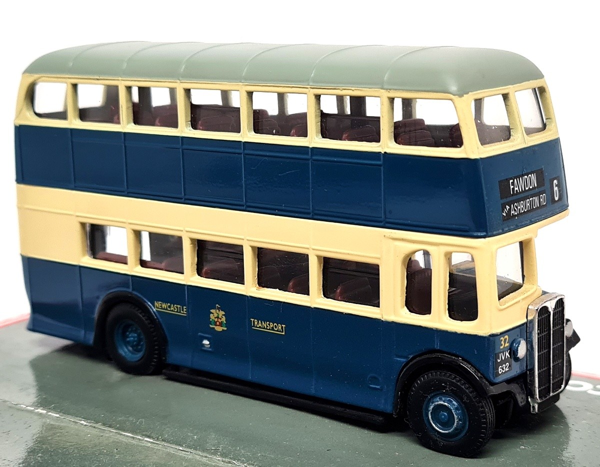 Corgi OOC 1/76 - AEC Regent II Newcastle Corporation 40402 Diecast Model Bus
