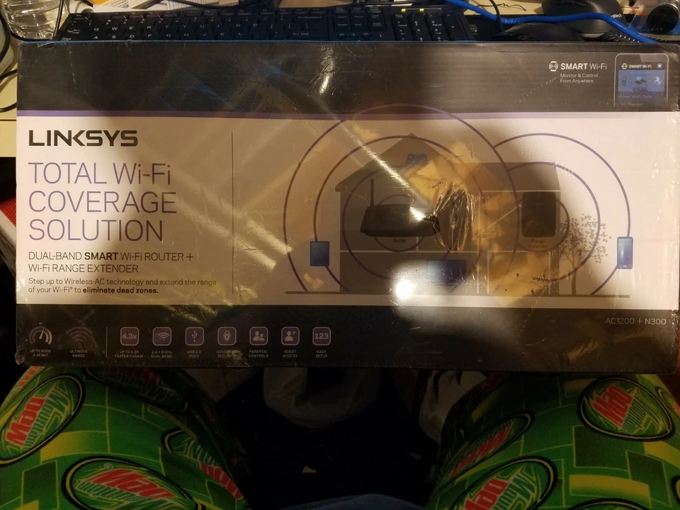 Linksys AC1200 Dual Band Smart WiFi Router & N300 WiFi Range Extender Brand New - Image 2 of 4