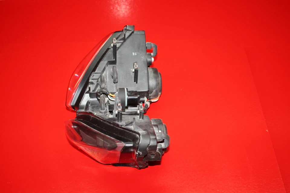 17 HYOSUNG GD250R FARO DELANTERO FARO Foto 4 de 4