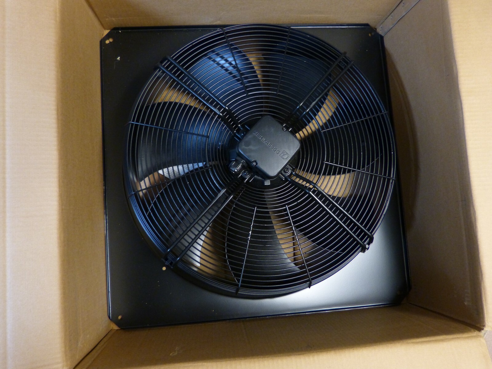 Ventilateur hélicoïde Ziehl-Abegg FC056-VDK.4I.V7 axial triphasé 400V