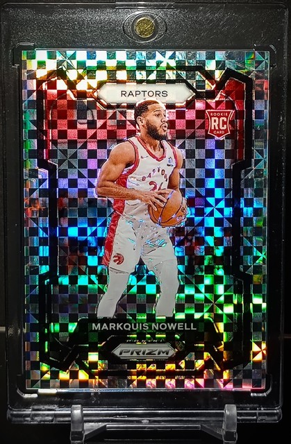 👀🔥 MARKQUIS NOWELL FIRST # 1/8 RC LUCKY BRIEFUMSCHLÄGE 2023-24 PRIZM RAPTORS