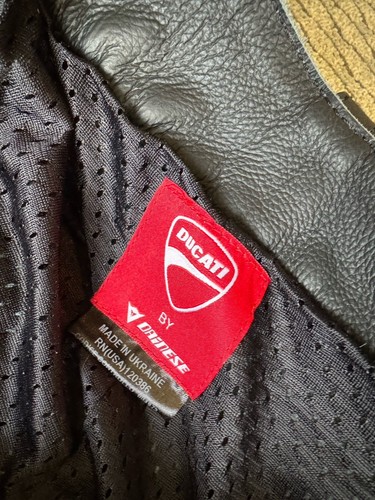 Dainese Ducati Company Men’s Leather Motorcycle Pants Tagged Euro 52. NWT - Afbeelding 17 van 21