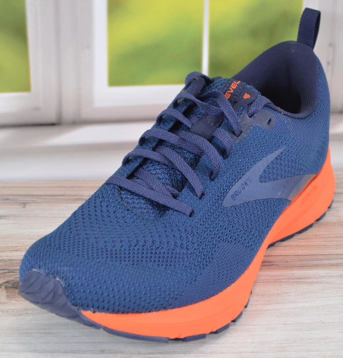 Brooks non slip shoes cheap