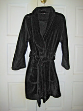 VICTORIAS SECRET BLACK SHORT PLUSH EMBOSSED LOGO BATH ROBE POCKETS XS/S