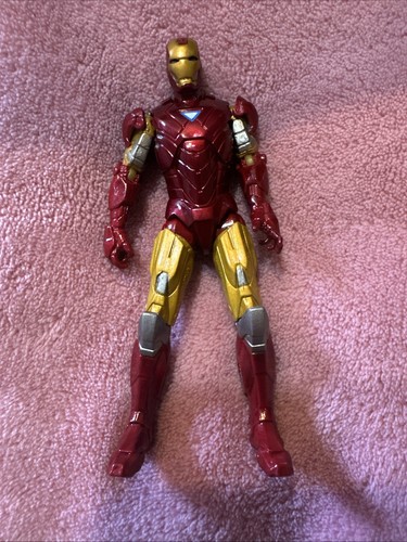 Hasbro 2010 Iron Man Actionfigur 10" C-022E sprechend und Brust leuchtet funktioniert