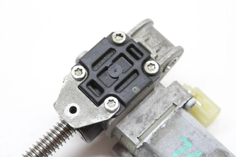 BMW 528I 2008 motor de ajuste de asiento inferior delantero izquierdo 3320446 OEM 08 09 10 Foto 2 de 4