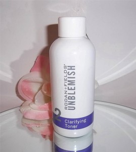 unblemish clarifying toner
