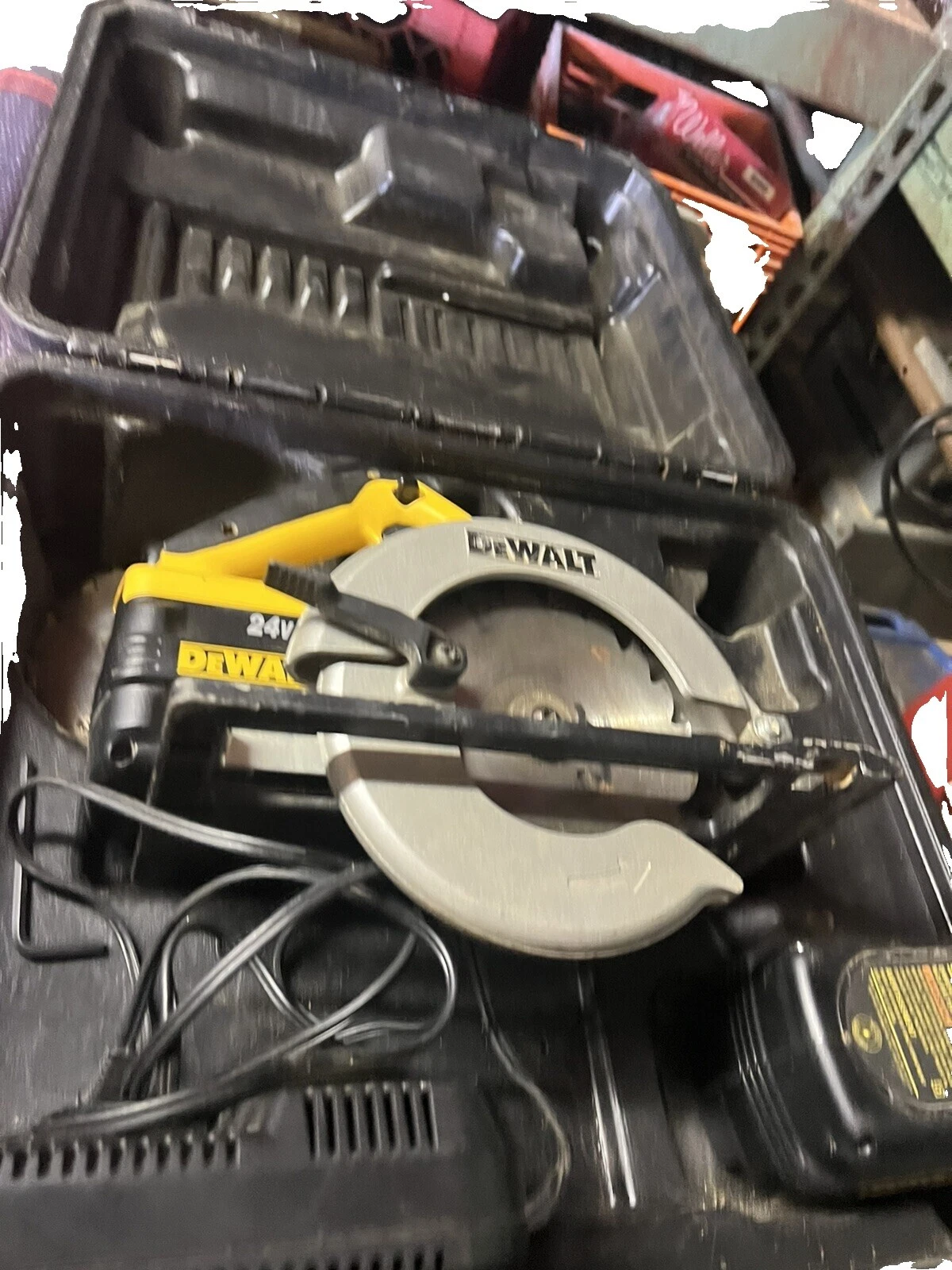 Sierras CIRCULARES DEWALT 24V
