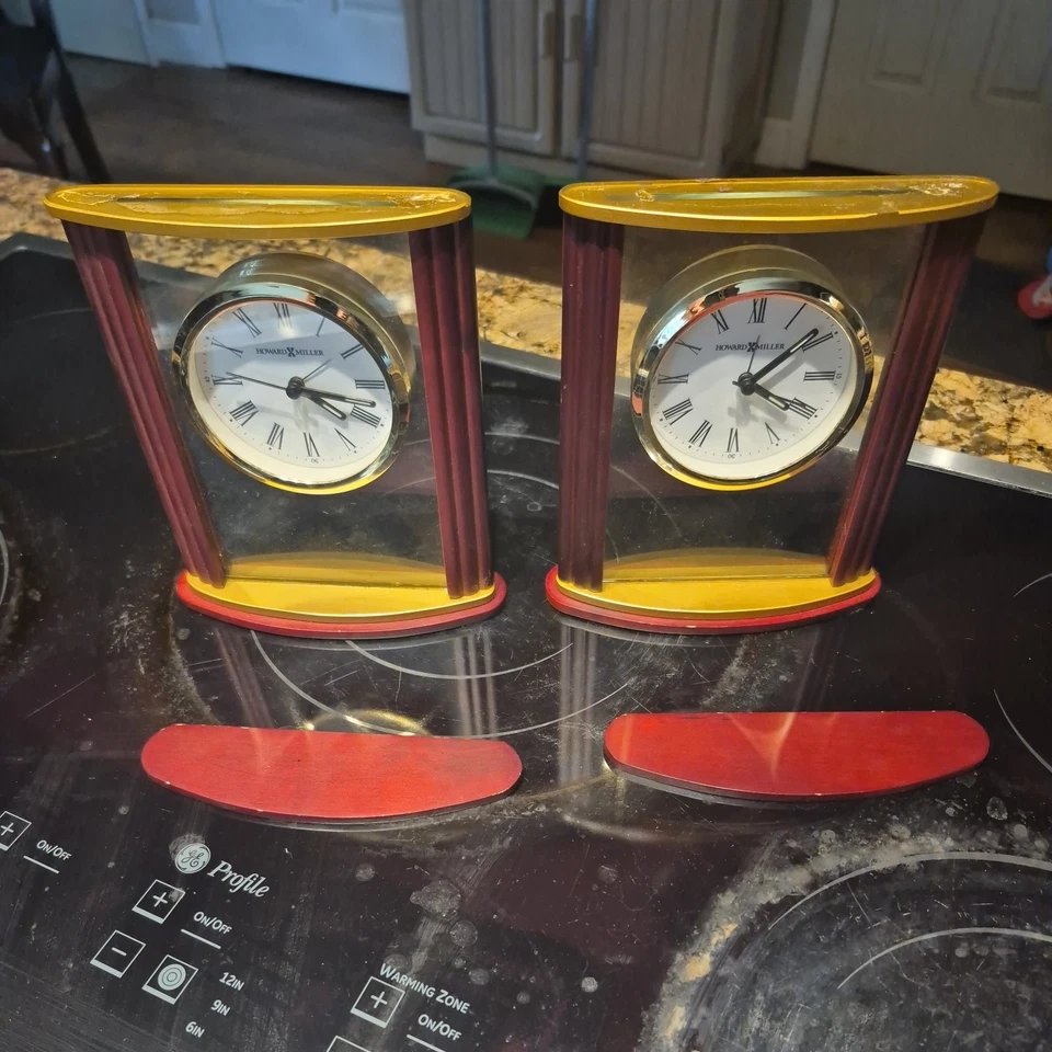 Reloj despertador de mesa o escritorio Howard Miller vidrio madera 645-623 Foto 2 de 4