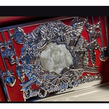 LENOX OUR FAMILY CHRISTMAS PHOTO ALBUM.