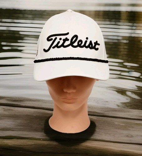Titleist Ponderosa Collab Cappello da Golf Corda Snapback Discont Bianco Nero NUOVO OS - Foto 1 di 6