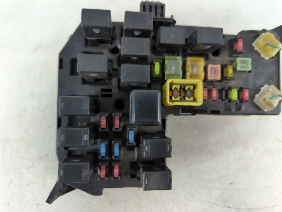 2000 - 2004 年三菱 Diamante Fusebox 熔断器盒继电器模块 Z0524 — 第 4/4 张图片