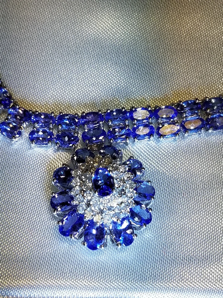 Collar y anillo y pendientes de tanzanita a juego Foto 4 de 4