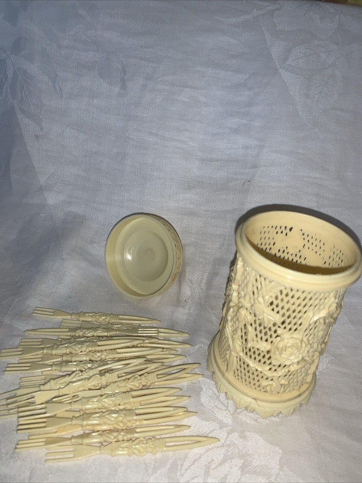 Faux Ivory Plastic Cocktail Forks w Rose Reticulated Container Vintage