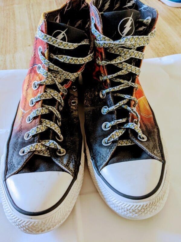 Size 10 - Converse Chuck Taylor All Star High x DC Comics  display picture 3