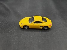 Malibu International Model Collection 1:87 Scale, Porsche Cayman Yellow