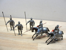 LOT 5 BRITAINS LTD KNIGHTS HORSES