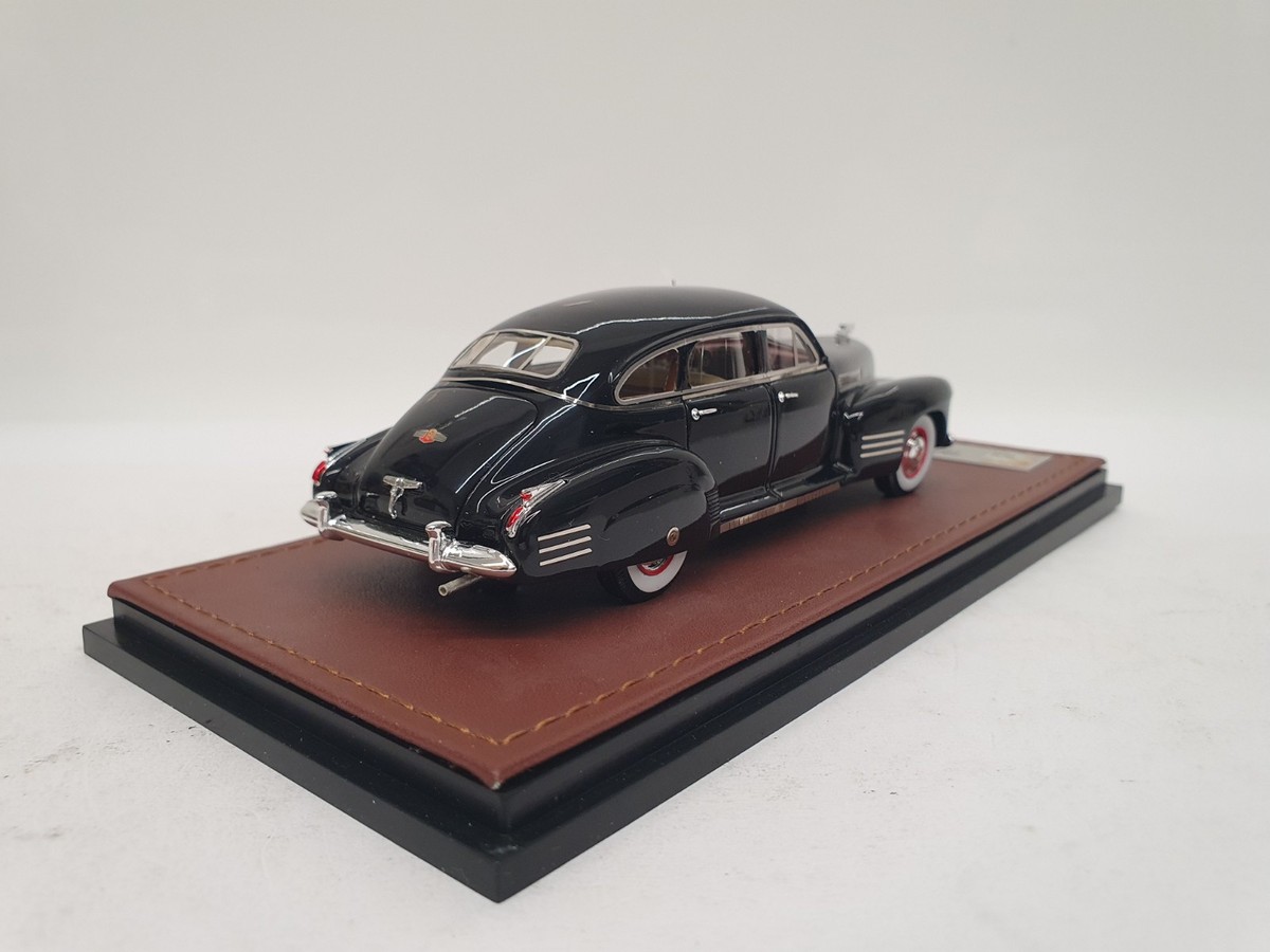 GM 100 YEARS OF INNOVATION CADILLAC