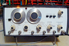 Wavetek Model 186 5 MHz Phaselock Gerator.
