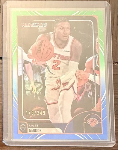 2025-26 Topps NBA Hoops #137 Miles McBride Knicks Rainbow Green And Blue 179/249