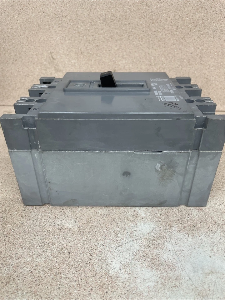 Disyuntor Westinghouse HFB3050L 3P 50A 600V Foto 4 de 4