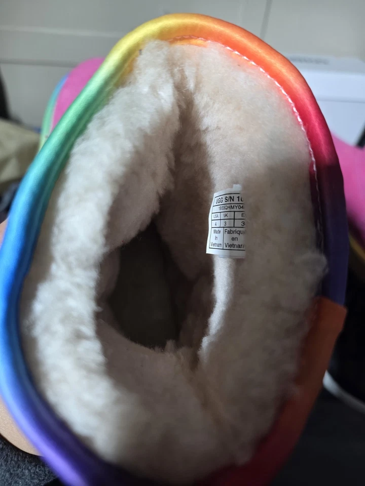 UGG Rainbow Genuine Shearling Suede Snow Boots Classic Mid Cozy USA Kids 4 - Image 4 of 4