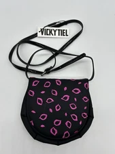 Vicky Tiel Black Fuchsia Lips Embroidered Print Small Crossbody Purse Bag