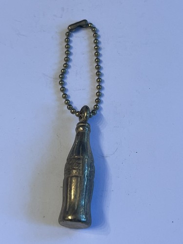 VINTAGE🇺🇸Coca Cola Coke Metal Soda Bottle Advertising Keychain Used 👀LQQK👀 - Picture 1 of 2
